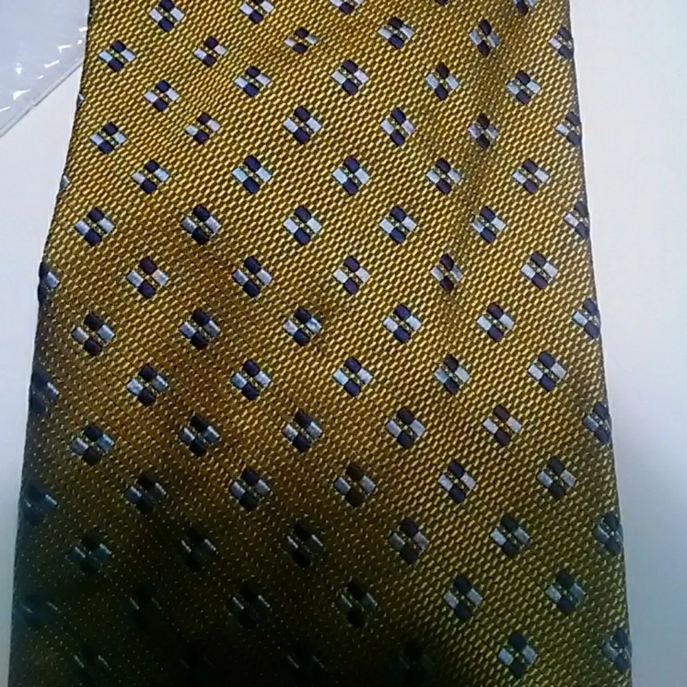 NWT Men's JoS A. Bank Tie